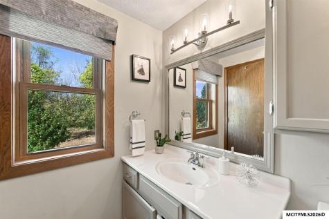 8 Quarry Road Mason City IA 50401