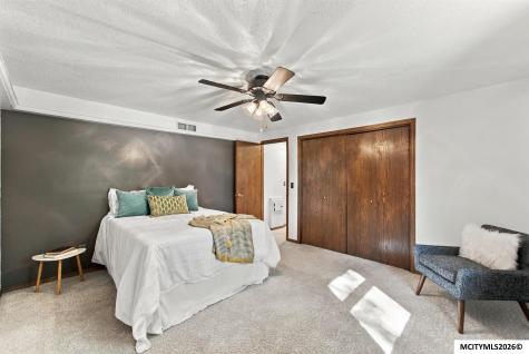 8 Quarry Road Mason City IA 50401