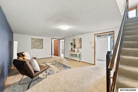8 Quarry Road Mason City IA 50401