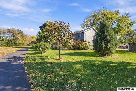 8 Quarry Road Mason City IA 50401