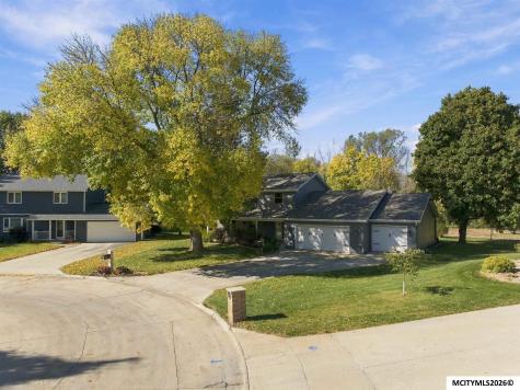 8 Quarry Road Mason City IA 50401