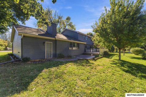 8 Quarry Road Mason City IA 50401