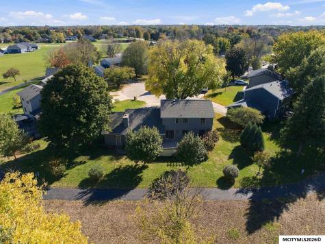 8 Quarry Road Mason City IA 50401