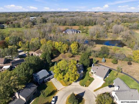 8 Quarry Road Mason City IA 50401