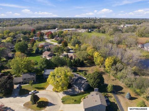 8 Quarry Road Mason City IA 50401