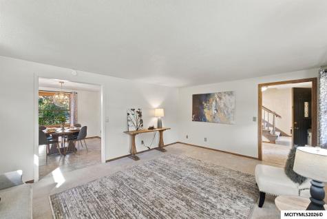 8 Quarry Road Mason City IA 50401