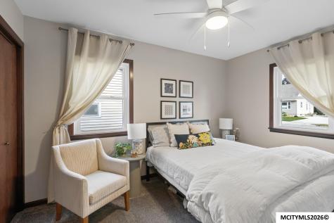 1308 N Hampshire Mason City IA 50401