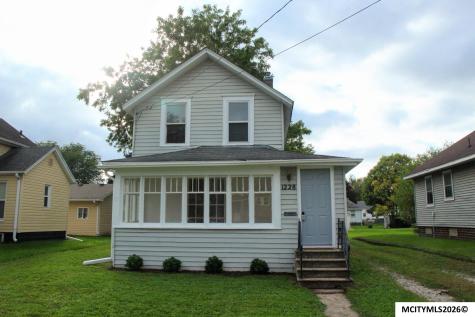 1228 N Madison Mason City IA 50401
