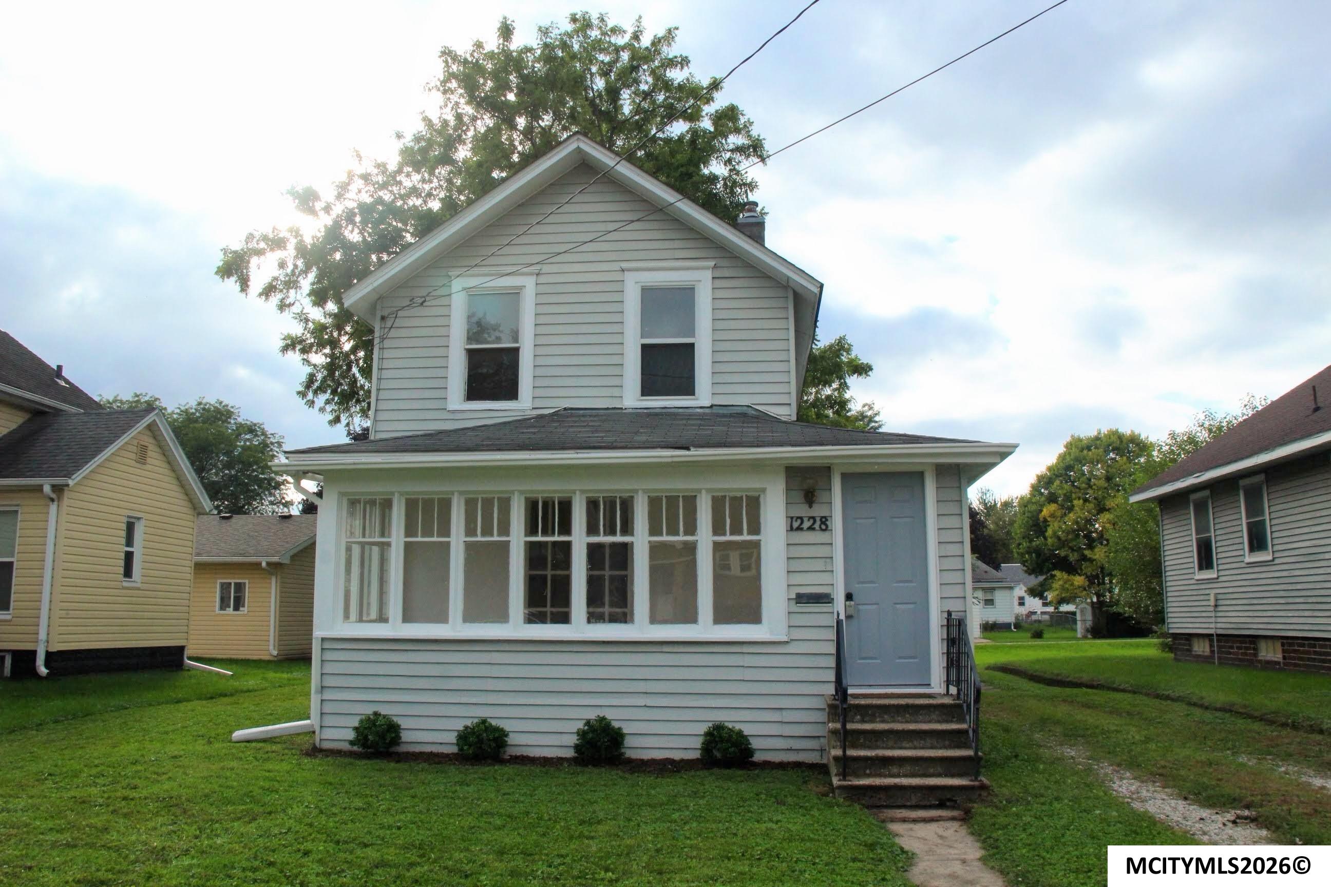 1228 N Madison Mason City IA 50401