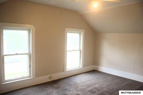 1228 N Madison Mason City IA 50401