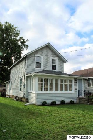 1228 N Madison Mason City IA 50401