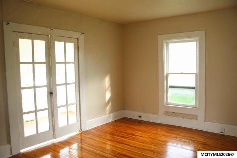 1228 N Madison Mason City IA 50401