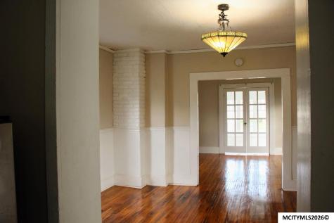 1228 N Madison Mason City IA 50401