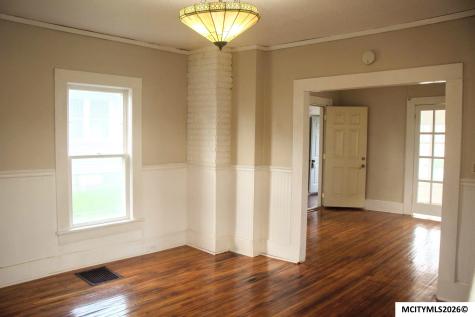 1228 N Madison Mason City IA 50401