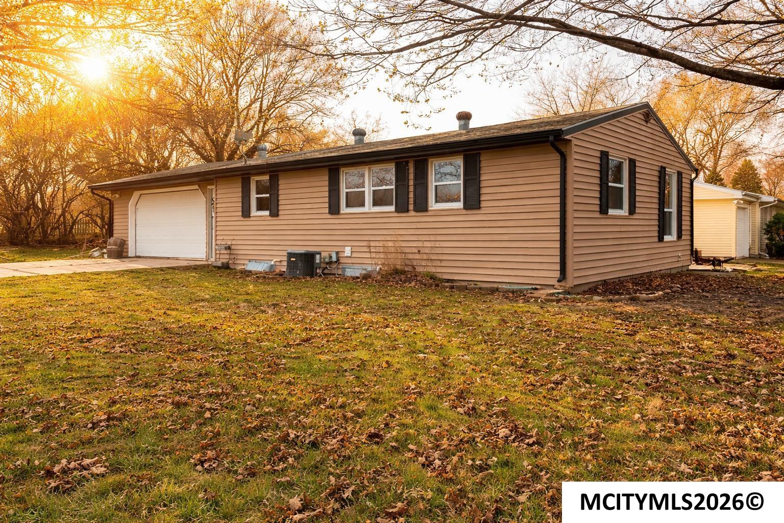 1055 Crestmore Way Mason City IA 50401