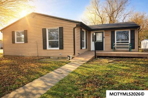1055 Crestmore Way Mason City IA 50401