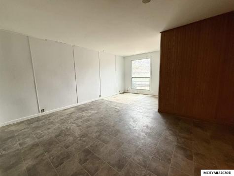 1055 Crestmore Way Mason City IA 50401
