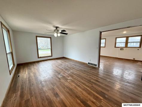 1055 Crestmore Way Mason City IA 50401