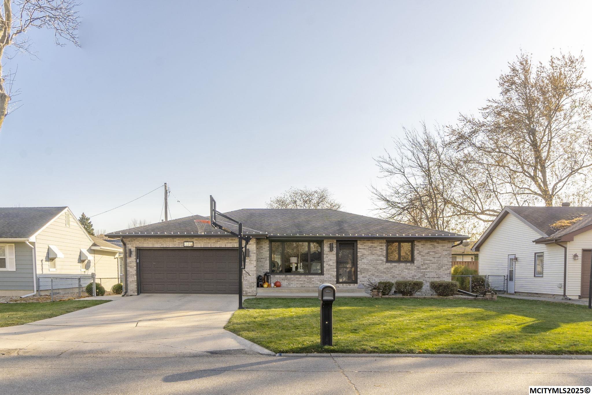 1621 7th Place SW Mason City IA 50401
