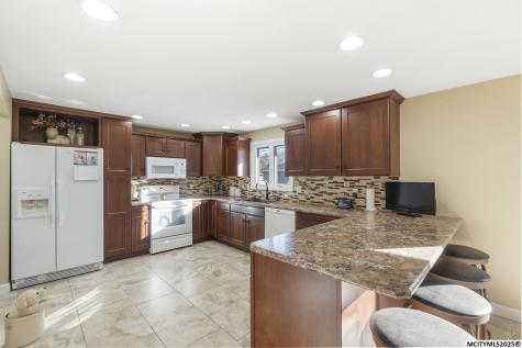 1621 7th Place SW Mason City IA 50401