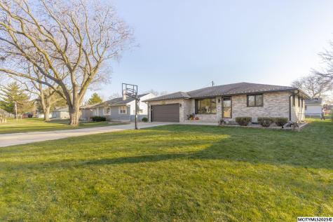 1621 7th Place SW Mason City IA 50401