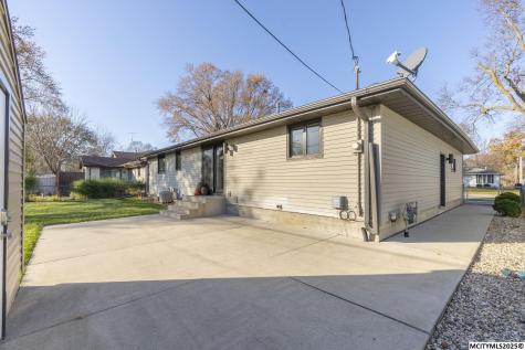 1621 7th Place SW Mason City IA 50401