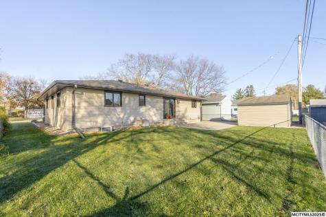 1621 7th Place SW Mason City IA 50401