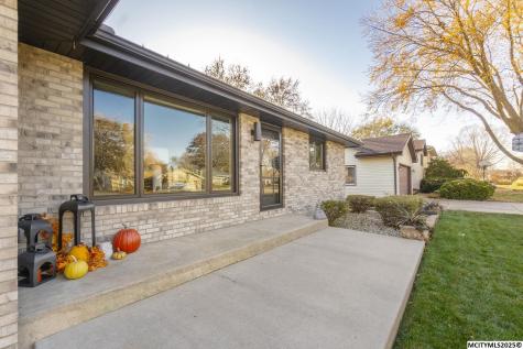 1621 7th Place SW Mason City IA 50401