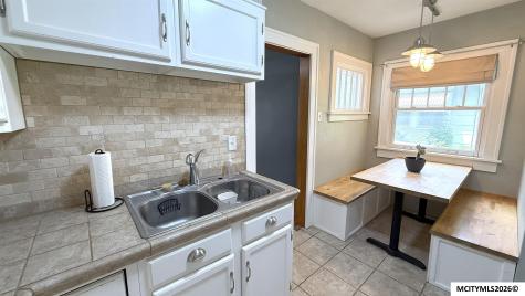 1112 W State Mason City IA 50401