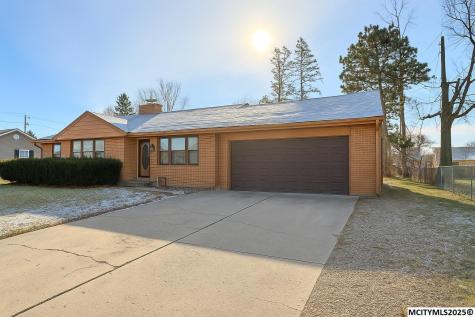 943 6th SE Mason City IA 50401