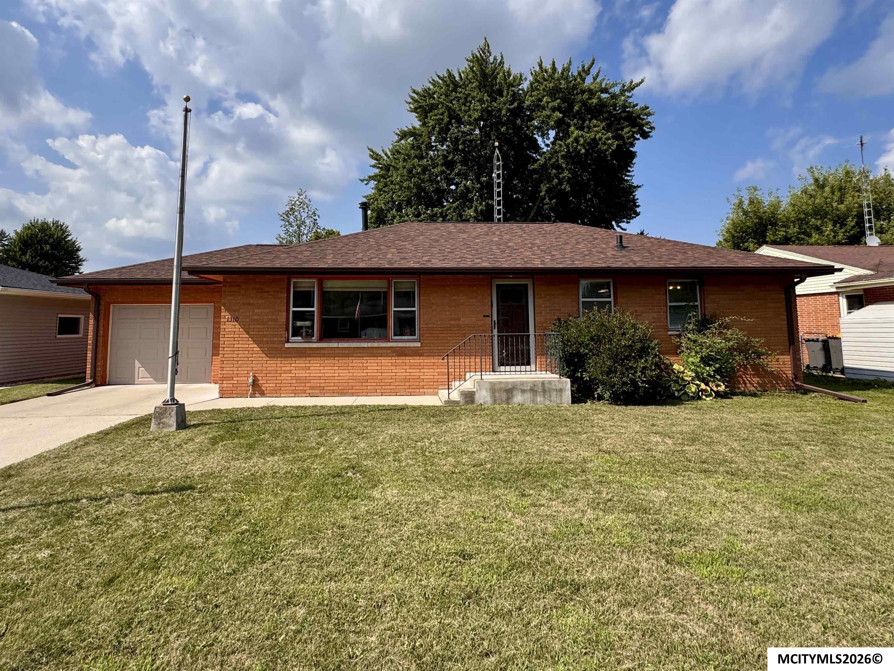 1310 3rd NW Mason City IA 50401