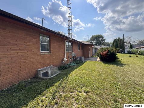 1310 3rd NW Mason City IA 50401