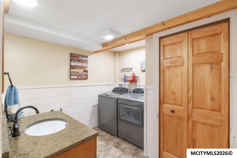 15381 1st Street Clear Lake IA 50428