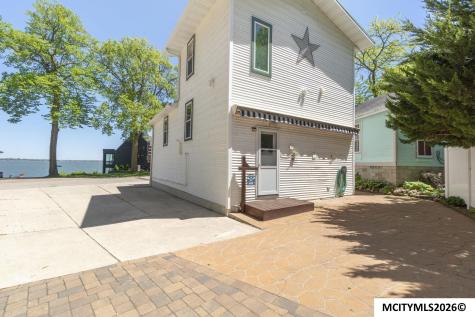 15381 1st Street Clear Lake IA 50428