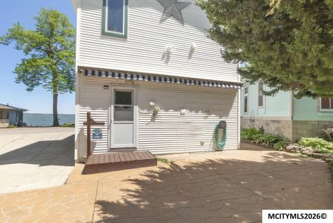 15381 1st Street Clear Lake IA 50428