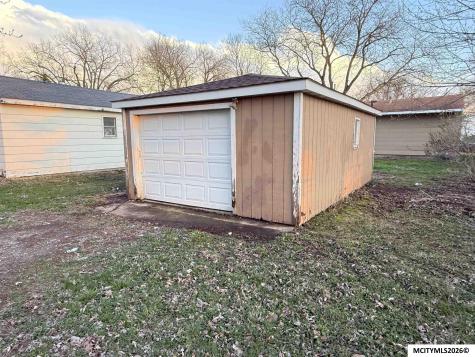 412 29th SW Mason City IA 50401