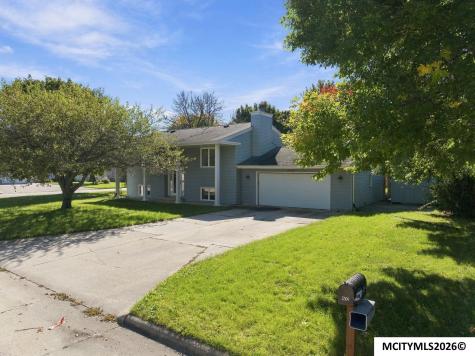 2309 14th Place N Clear Lake IA 50428