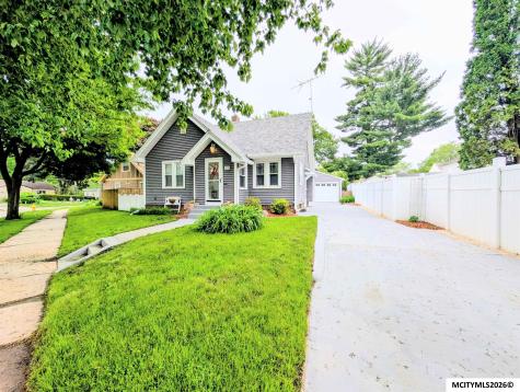 315 N Taylor Mason City IA 50401