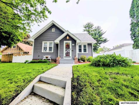 315 N Taylor Mason City IA 50401