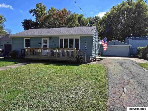 815 6th Avenue S Clear Lake IA 50428
