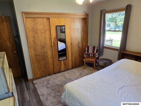 815 6th Avenue S Clear Lake IA 50428
