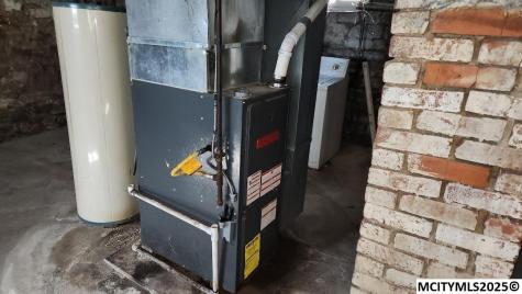 210 1st SW Mason City IA 50401