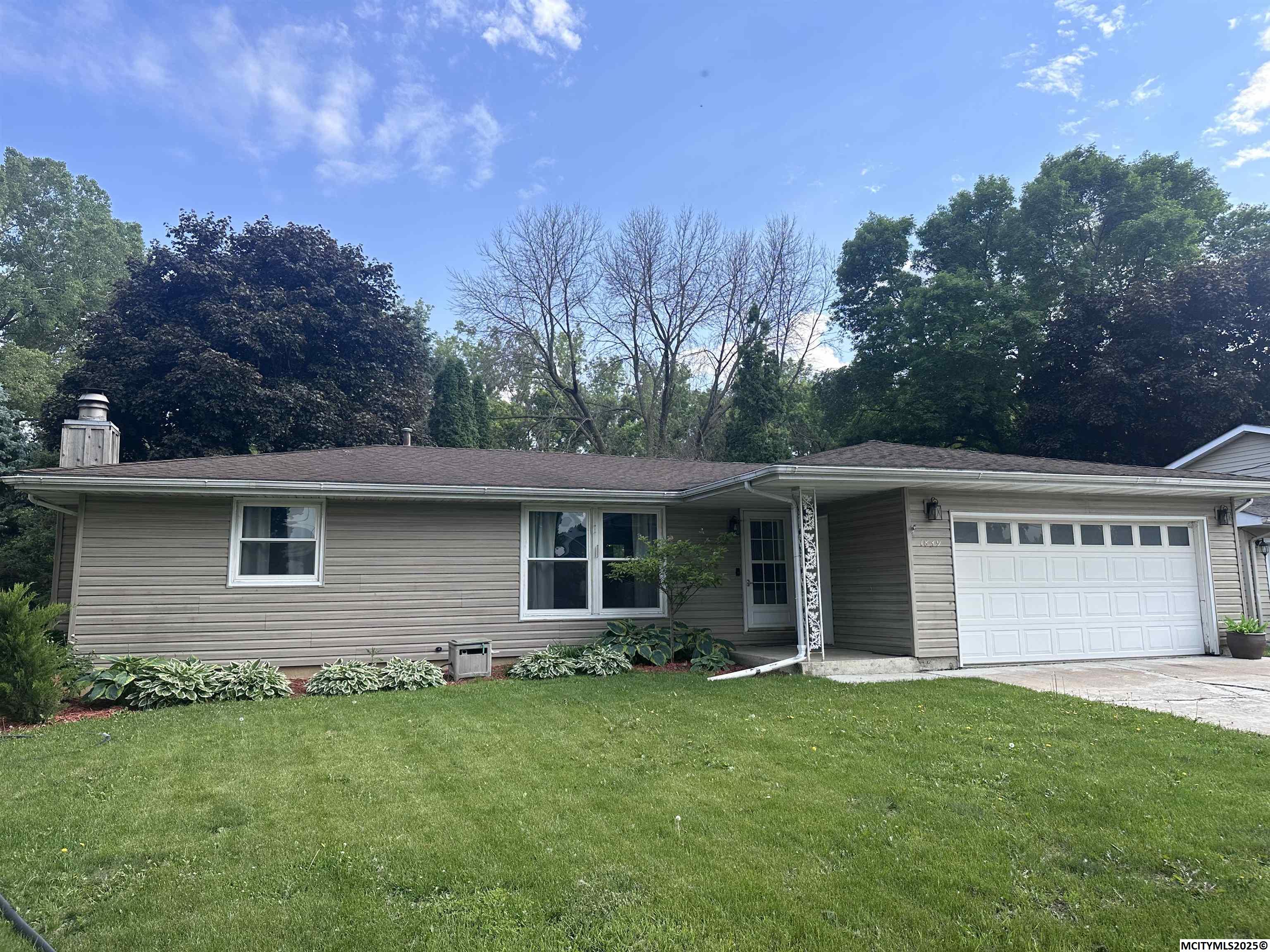 1839 Springview Drive Mason City IA 50401