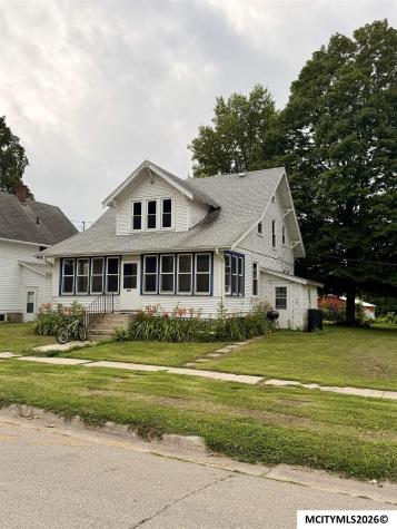809 N 9th Street Clear Lake IA 50401