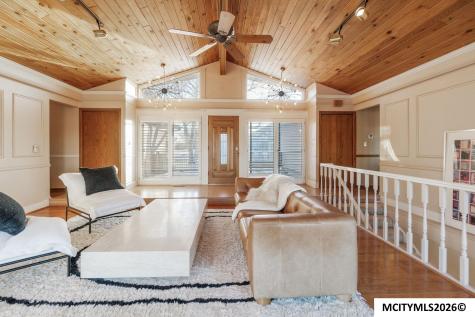 900 Briarstone Drive Mason City IA 50401