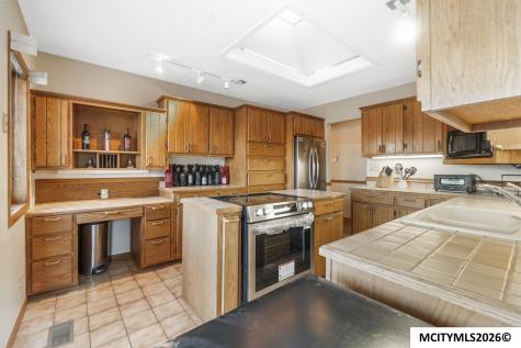 900 Briarstone Drive Mason City IA 50401