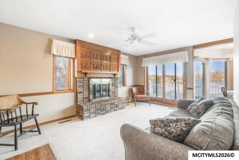 900 Briarstone Drive Mason City IA 50401