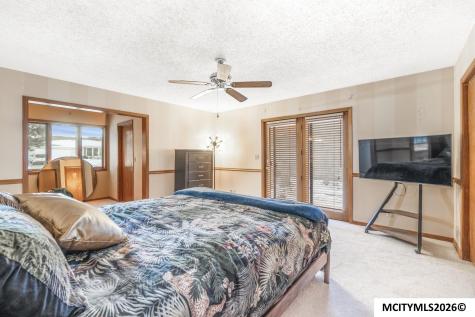 900 Briarstone Drive Mason City IA 50401