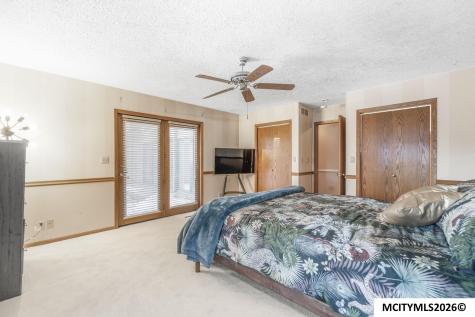 900 Briarstone Drive Mason City IA 50401