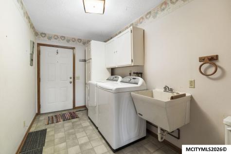 900 Briarstone Drive Mason City IA 50401